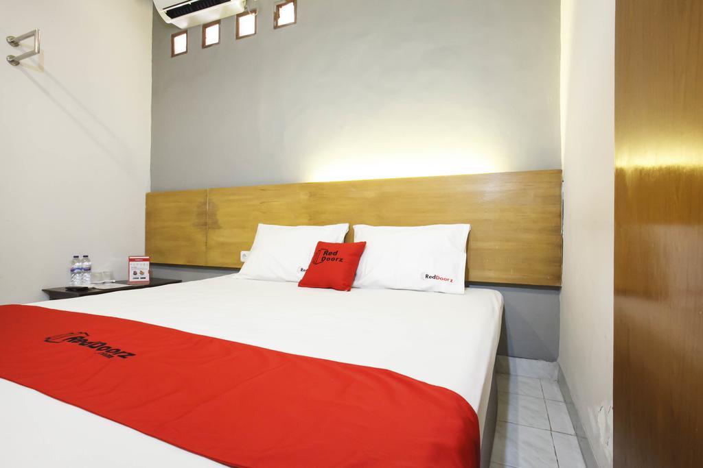 Reddoorz Near Juanda Airport T1 Hotel Brebek Eksteriør billede